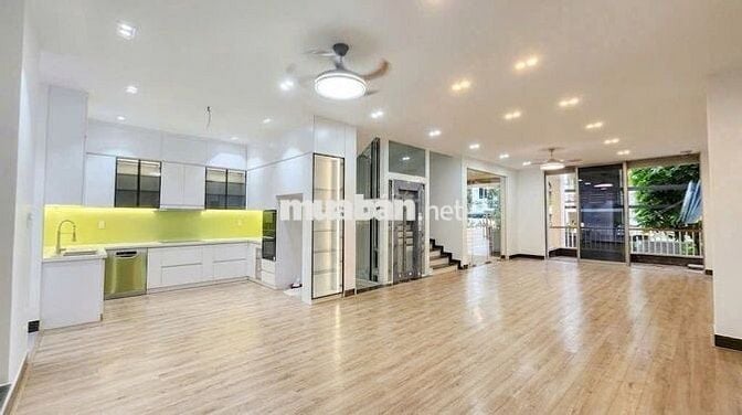 BIỆT THỰ CHO THUÊ - 134D Huỳnh Văn Bánh P.14 Q.PN- 8x18m -CÓ THANG MÁY