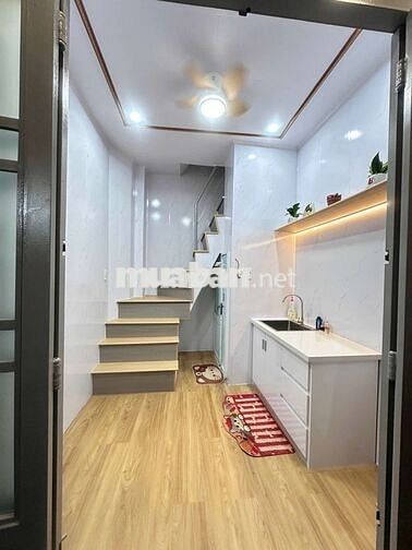 Bán nhà nhỏ 10m2, 3 tầng, Lê Quang Định P7 Bình Thạnh, Chỉ 1.xx tỷ