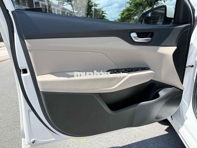 Hyundai Accent đki 2022  Số tự động 1v9 km như mới