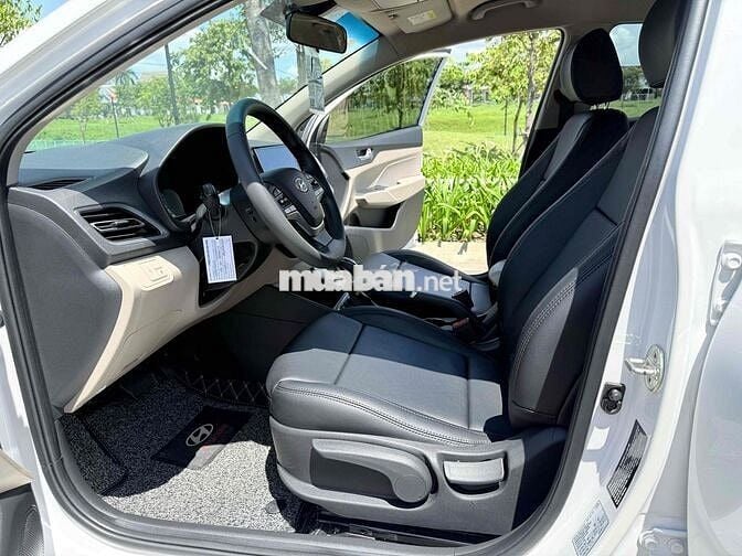 Hyundai Accent đki 2022  Số tự động 1v9 km như mới