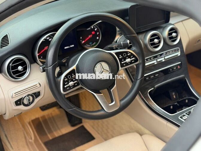 Mercedes Benz C200 Facelift 2019 Trắng | 70,000 Km