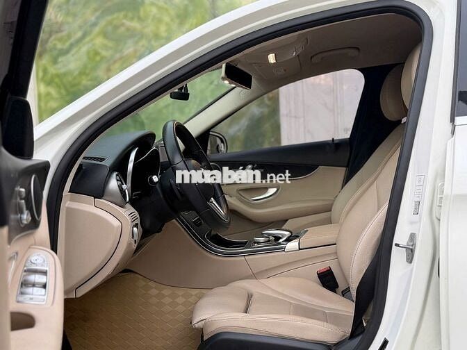Mercedes Benz C200 Facelift 2019 Trắng | 70,000 Km