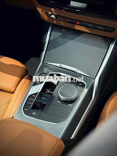 BMW HCM Ưu đãi BMW 320i Sport Line LCI 2025 New