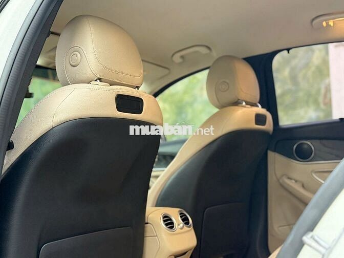 Mercedes Benz C200 Facelift 2019 Trắng | 70,000 Km