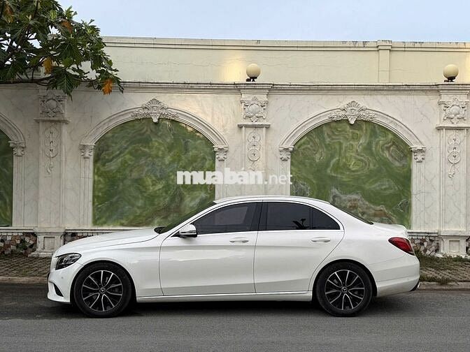 Mercedes Benz C200 Facelift 2019 Trắng | 70,000 Km