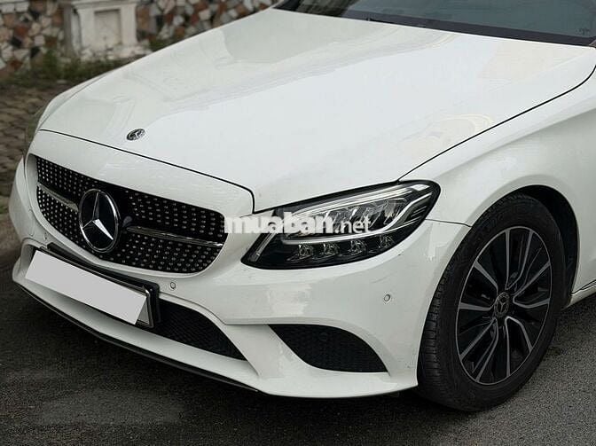 Mercedes Benz C200 Facelift 2019 Trắng | 70,000 Km