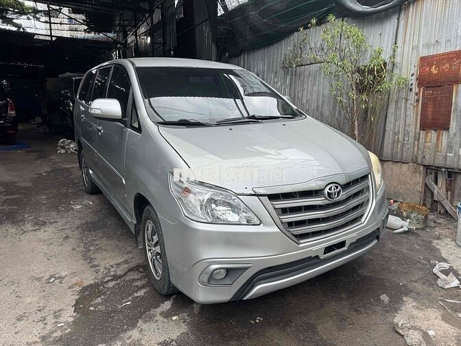Toyota Innova E 2015 Số sàn Bạc