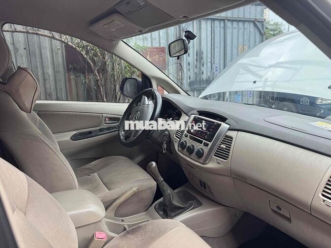 Toyota Innova E 2015 Số sàn Bạc