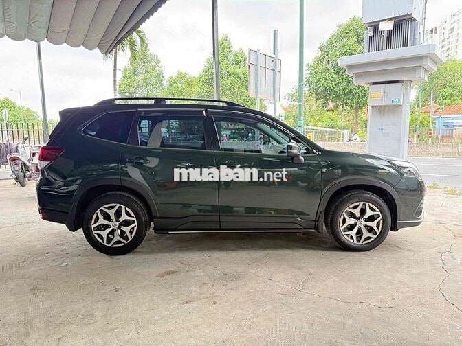 Subaru Forester 2.0 i-L Facelift 2023 Xanh rêu