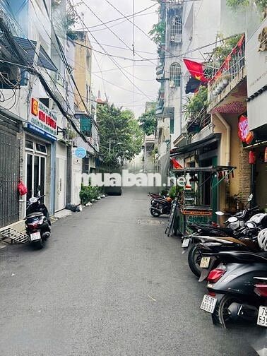 Cho Thuê Nhà Phú Nhuận – Hẻm Xe Hơi, 4 Phòng Ngủ, Giá 20 Triệu