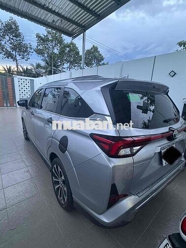 Toyota Veloz Cross Bạc 16.000km