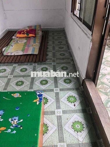 Phong 16m2 sach se toilet rieng Q12
