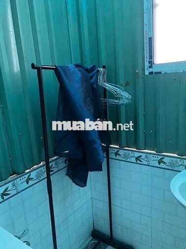 Phong 16m2 sach se toilet rieng Q12