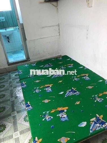 Phong 16m2 sach se toilet rieng Q12