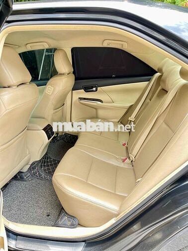 Toyota Camry 5 chỗ màu Đen