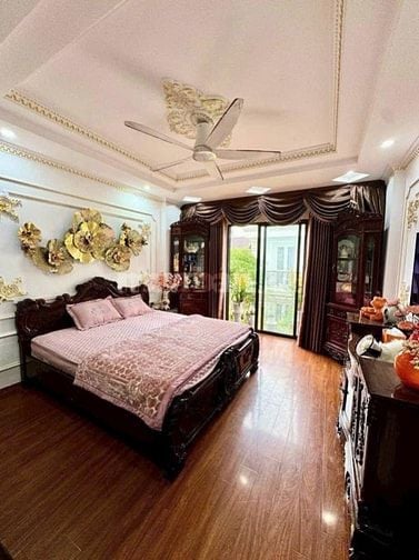 Cho thuê nhà 8 tầng, Số 18A ngõ 147A- phố Tân Mai - Hoàng Mai