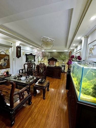 Cho thuê nhà 8 tầng, Số 18A ngõ 147A- phố Tân Mai - Hoàng Mai