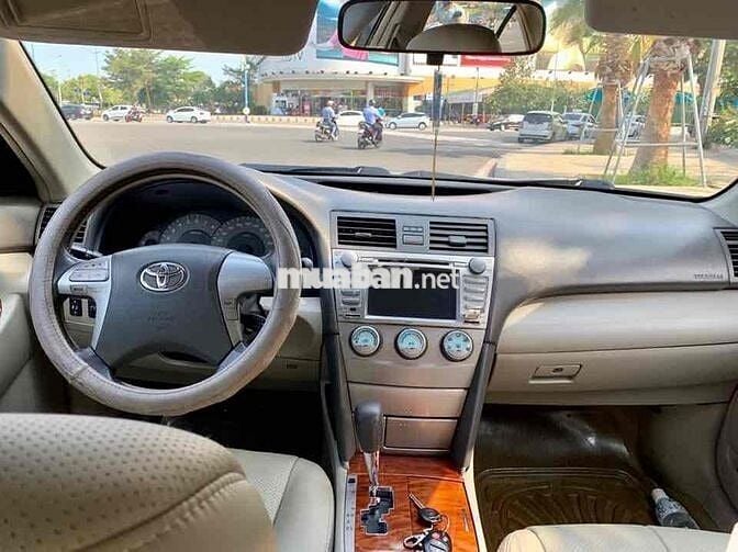 Toyota Camry Nhập khẩu Vàng cát Dưới 5km/ngày