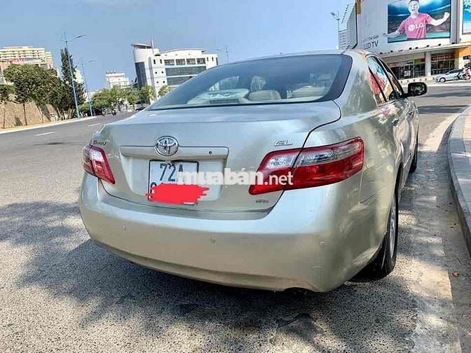 Toyota Camry Nhập khẩu Vàng cát Dưới 5km/ngày