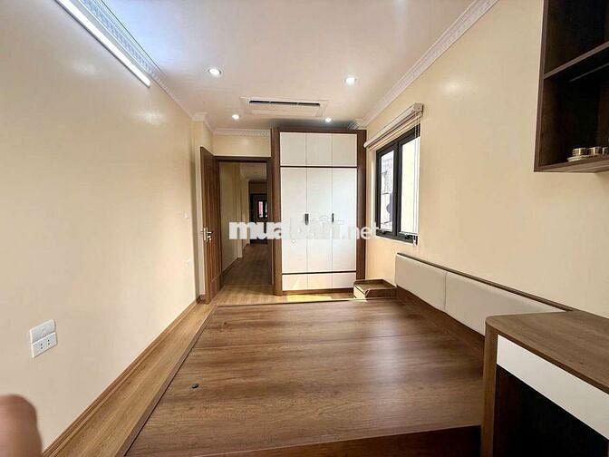 Cho thuê mặt phố Lãng Yên / Lương Yên,  6 tầng thang máy 50m2