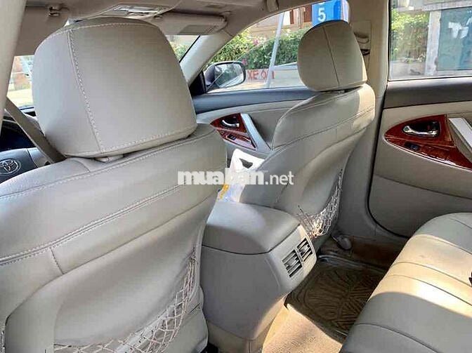 Toyota Camry Nhập khẩu Vàng cát Dưới 5km/ngày