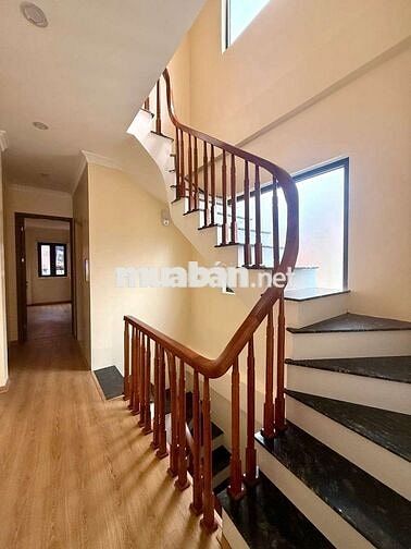 Cho thuê mặt phố Lãng Yên / Lương Yên,  6 tầng thang máy 50m2