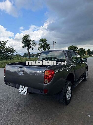 Mitsubishi Triton 2011 Số Sàn 2 Cầu Máy Xăng