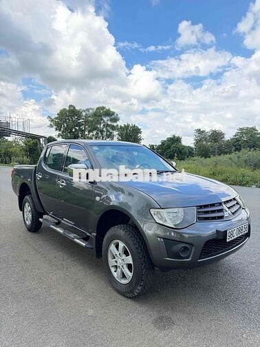 Mitsubishi Triton 2011 Số Sàn 2 Cầu Máy Xăng