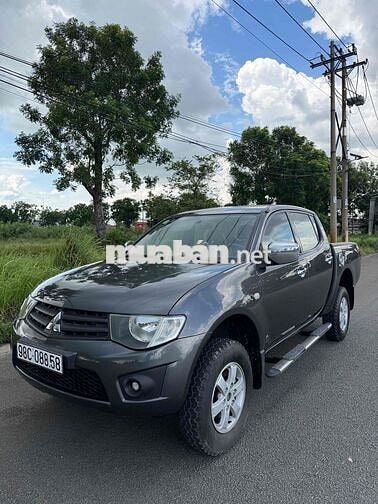 Mitsubishi Triton 2011 Số Sàn 2 Cầu Máy Xăng
