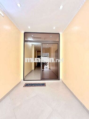 Cho thuê mặt phố Lãng Yên / Lương Yên,  6 tầng thang máy 50m2