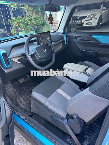 VinFast VF3 sạc miển phí kg giới hạn rin100%