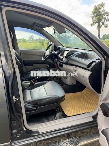 Mitsubishi Triton 2011 Số Sàn 2 Cầu Máy Xăng