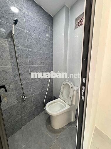 3 tầng 3 phòng ngủ , ko dính quy hoạch giá 2t88 còn thương lượng