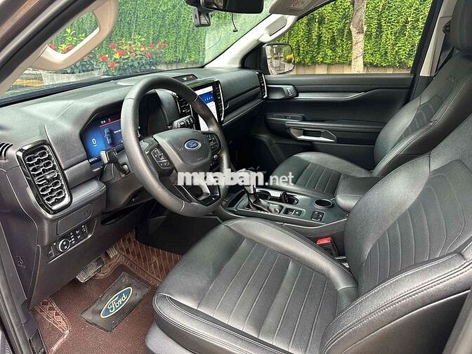 Ford Everest spos nâu