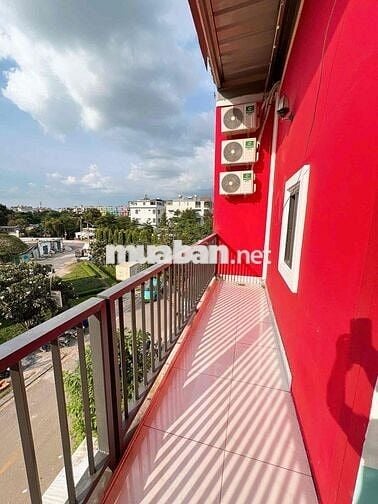 Phòng trọ có gác đi bộ qua đại học Văn Lang cơ sở 2