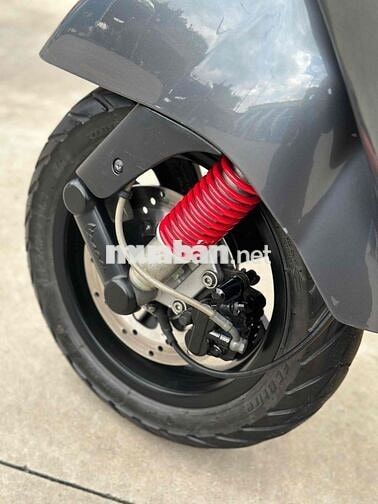 Piaggio Vespa 3V 125 2013 Xám 30165 km
