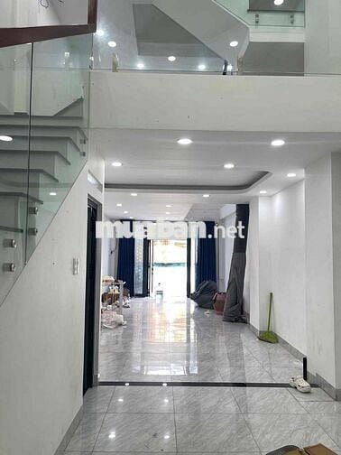 Nhà Đẹp 496 Dương Quảng Hàm 2PN 3WC Sẵn 3 máy lạnh 16tr