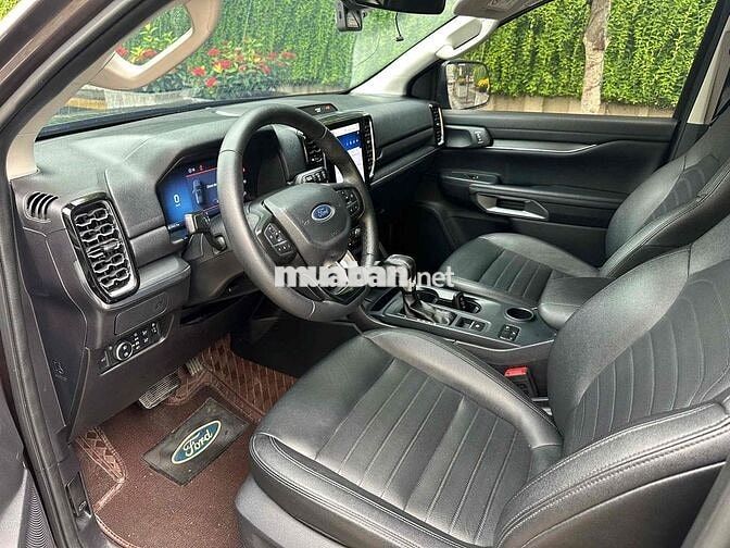 Ford Everest spos nâu