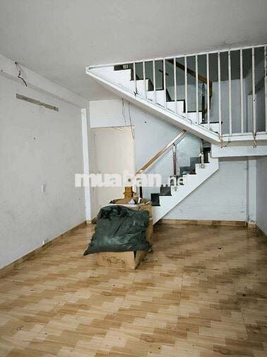 Cho Thuê Nhà diện tích 120m² phù hợp cho ngành may mặc