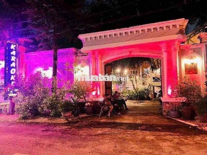 CHO THUÊ MẶT BẰNG CÓ SẴN SET UP 10 PHÒNG VIP  và CÀ PHÊ SÂN THỰƠNG VÀO