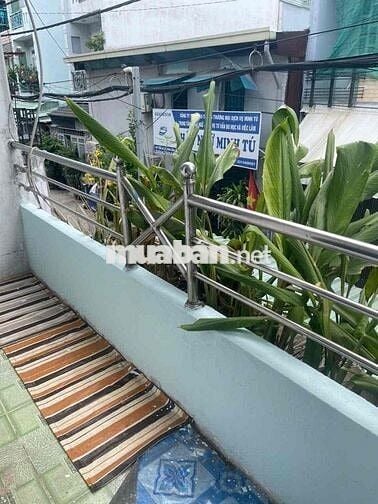 Cho thuê nguyên lầu 1 suốt, 4x16, có ban công trước sau