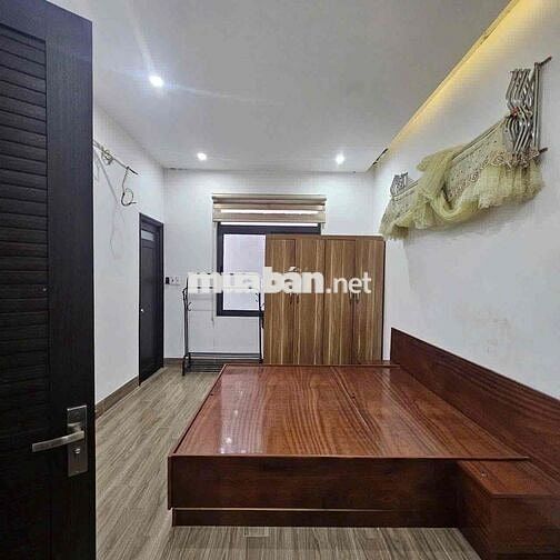 Nhà 3 tầng Diên Hồng - Trống sẵn 3pn giá 18tr