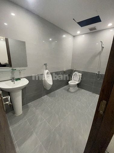 Bán căn hộ chung Vip Hoàng Đạo Thúy khu THNC mặt đường diện tích: 119m