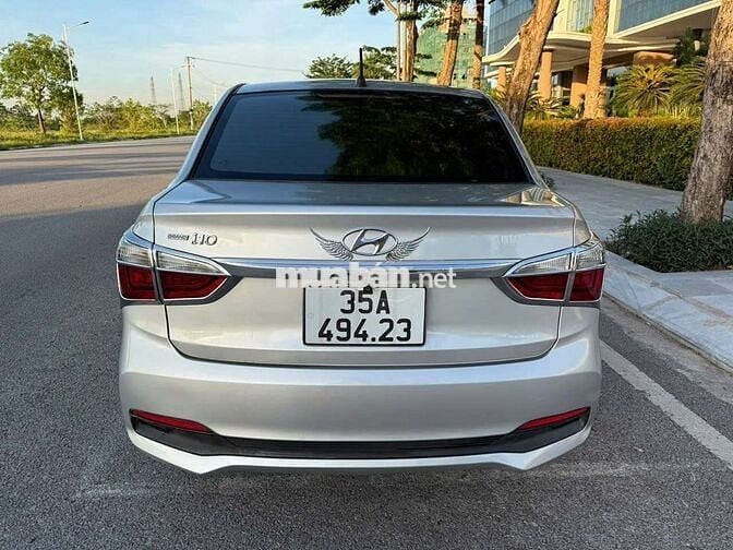Hyundai i10 Số sàn Bạc