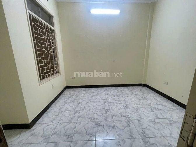 Nhà riêng ngõ phố minh khai, ngõ quỳnh diện tích 55m2x4t giá 15tr  có 