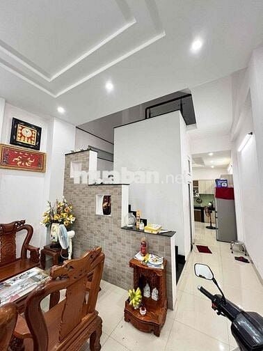CHỦ GỬI CHO THUÊ NHÀ TRỆT LẦU SÂN THƯỢNG CÓ NỘI THẤT KDC HƯNG PHÚ