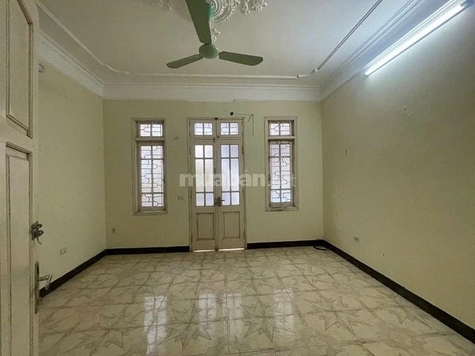 Nhà riêng ngõ phố minh khai, ngõ quỳnh diện tích 55m2x4t giá 15tr  có 