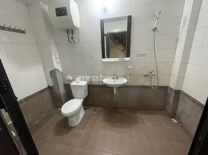 Nhà riêng ngõ phố minh khai, ngõ quỳnh diện tích 55m2x4t giá 15tr  có 