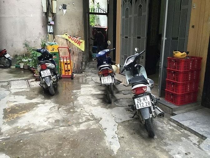 Nhà riêng ngõ phố minh khai gần đầu bạch mai dt30m2x4t giá 10tr 
