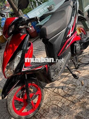 Yamaha Luvias 2014 Đỏ đen
